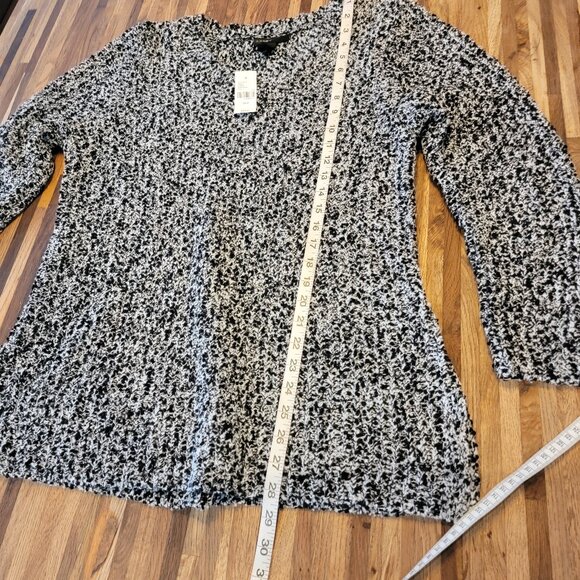 Lane Bryant V Neckline Black & White Marled Knit Chunky Sweater - Picture 5 of 9